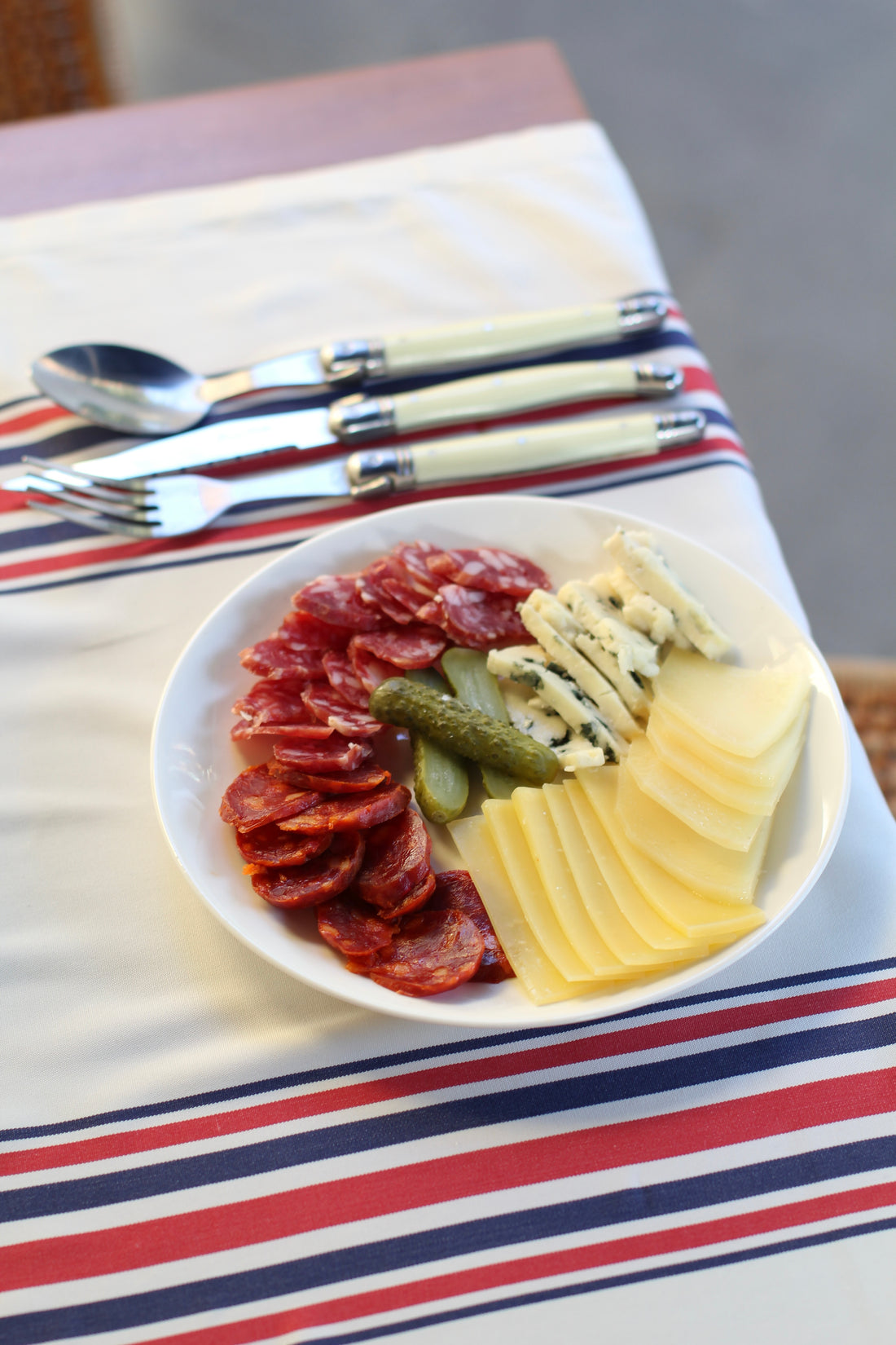 Plato de Queso y Charcutería
