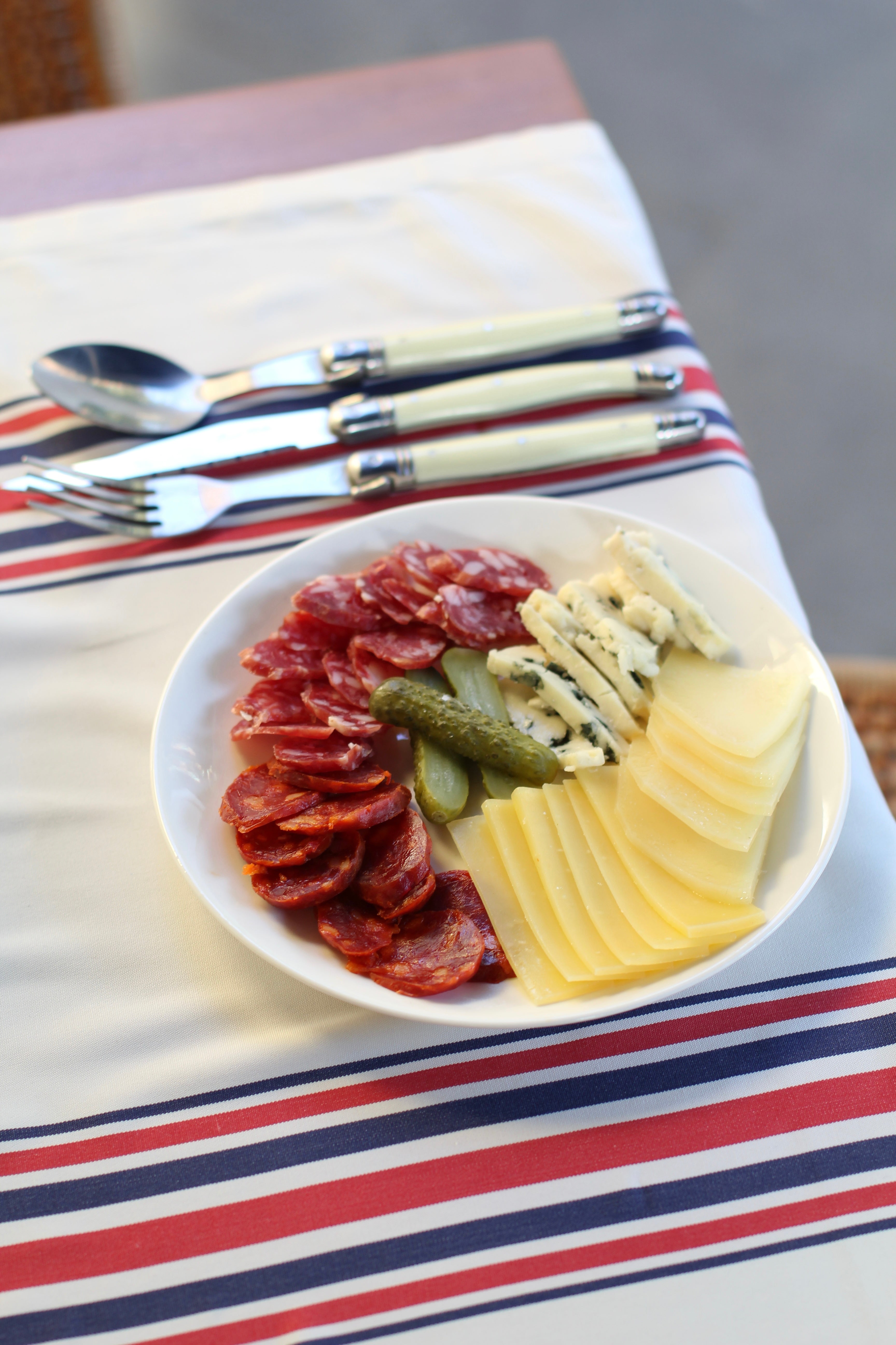 Plato de Queso y Charcutería