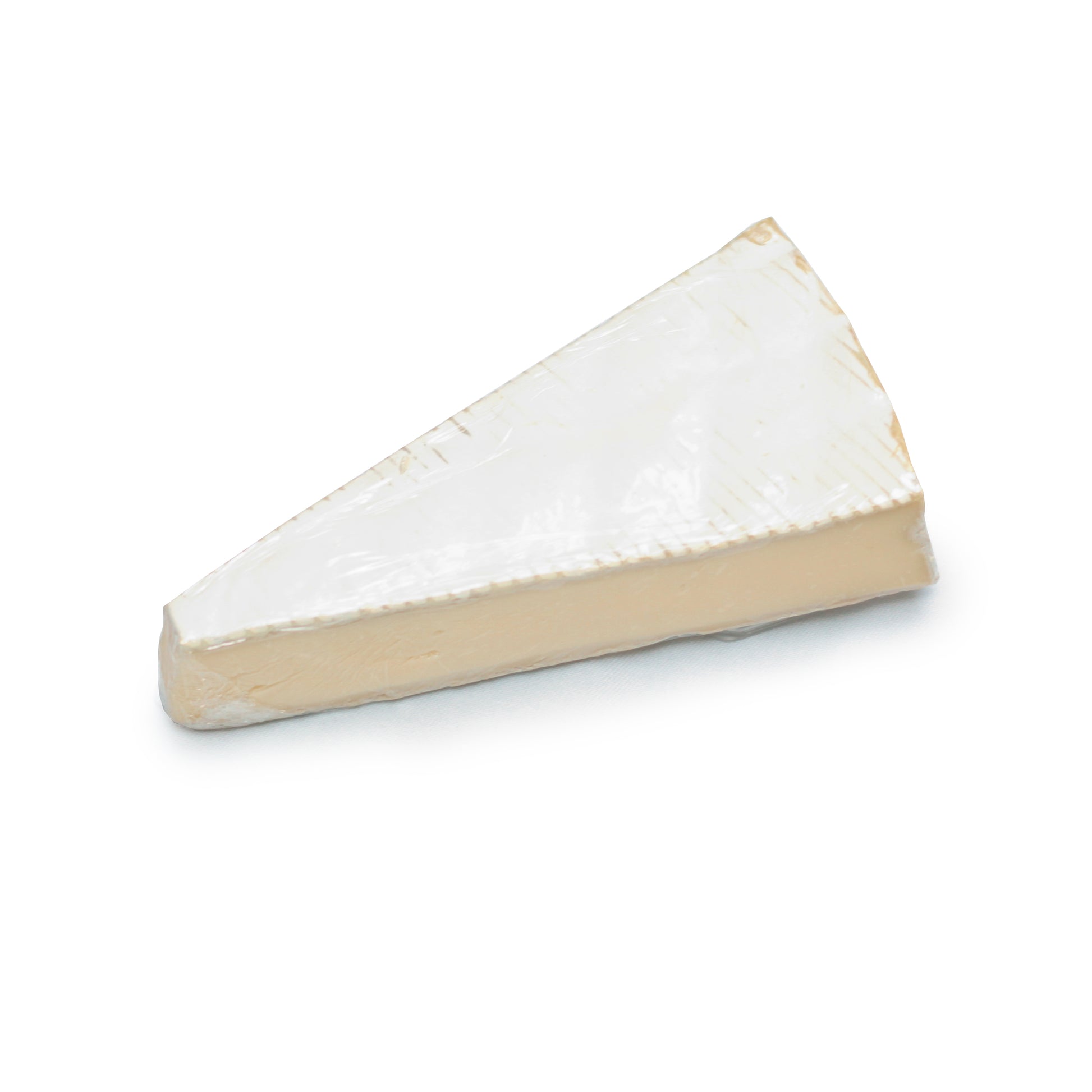 queso Brie en un fondo blanco